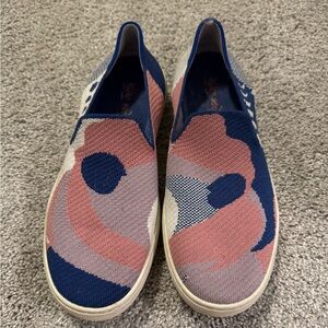 Rothys DC Exclusive X Rose Inks. Sneaker
Brushstroke 
Size 7.5